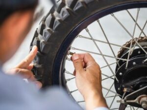 Realizacja serwisu opon motocykli