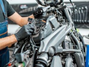 Realizacja naprawy elektryki motocykla