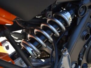 Realizacja naprawa zawieszenia motocykla